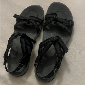 Eddie Bauer Strappy Sandals